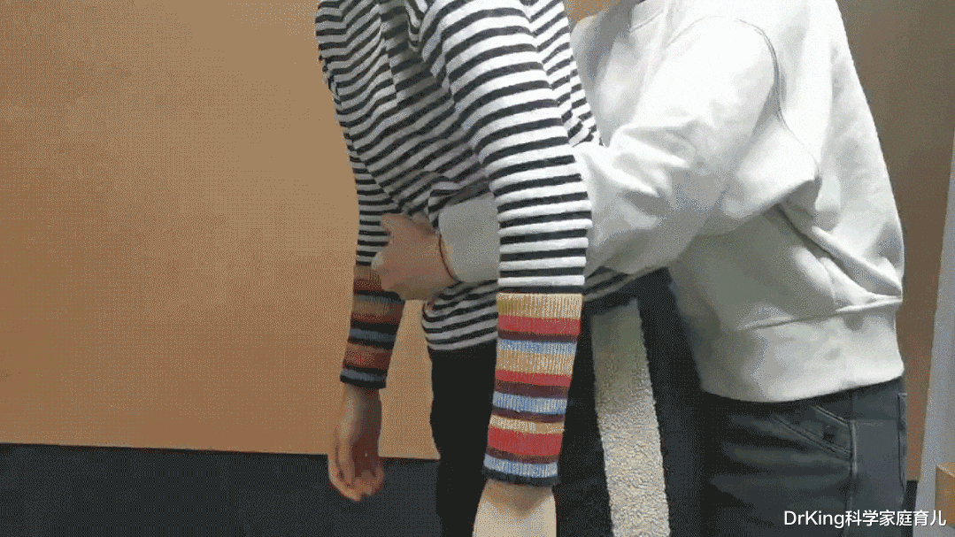 卡喉、窒息！海姆立克法已救超100万人，再忙也要学！