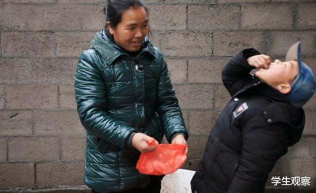 中国第一懒人杨锁,为取暖放火烧家,连被子都懒得盖,如今怎样了
