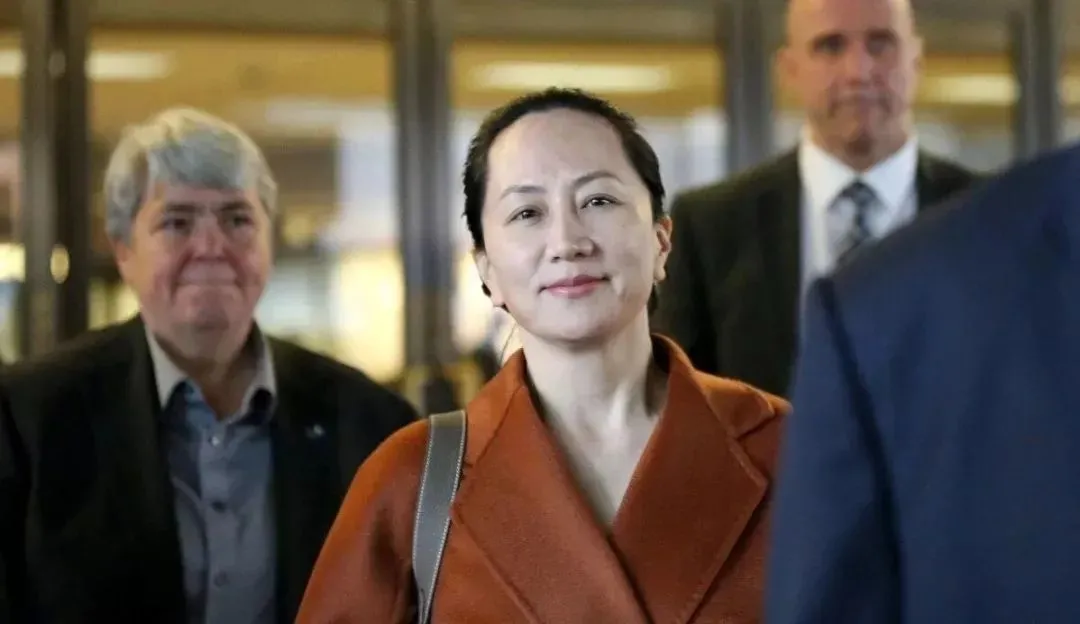 姚安娜|从哈佛名媛到全网群嘲,她怎么“堕落”成这样?