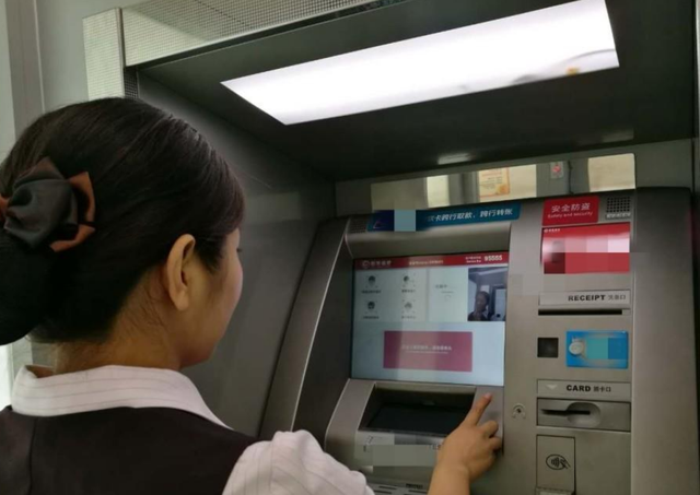 教教你家娃|银行业迎来离职潮，“铁饭碗”也不香了？离职员工道出原因