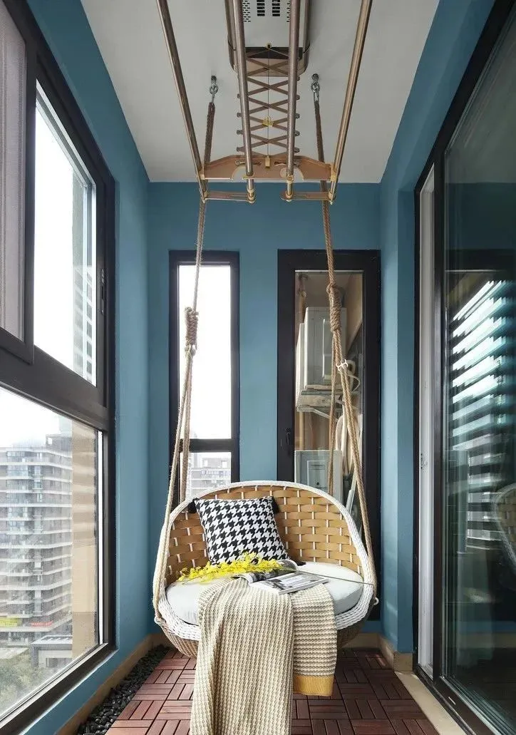 阳台不铺瓷砖,如今大家都用它来代替,是我太out了吗