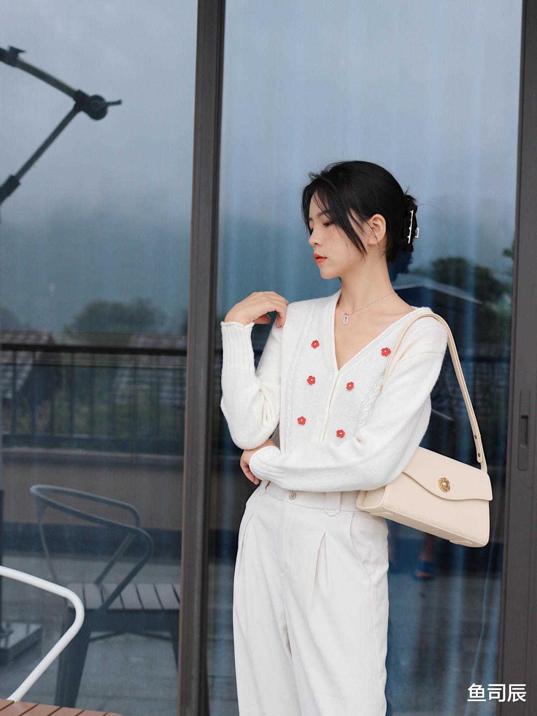 鱼司辰 秋冬买大衣,选这3款更高级洋气,显白衬肤提气质,特别好看