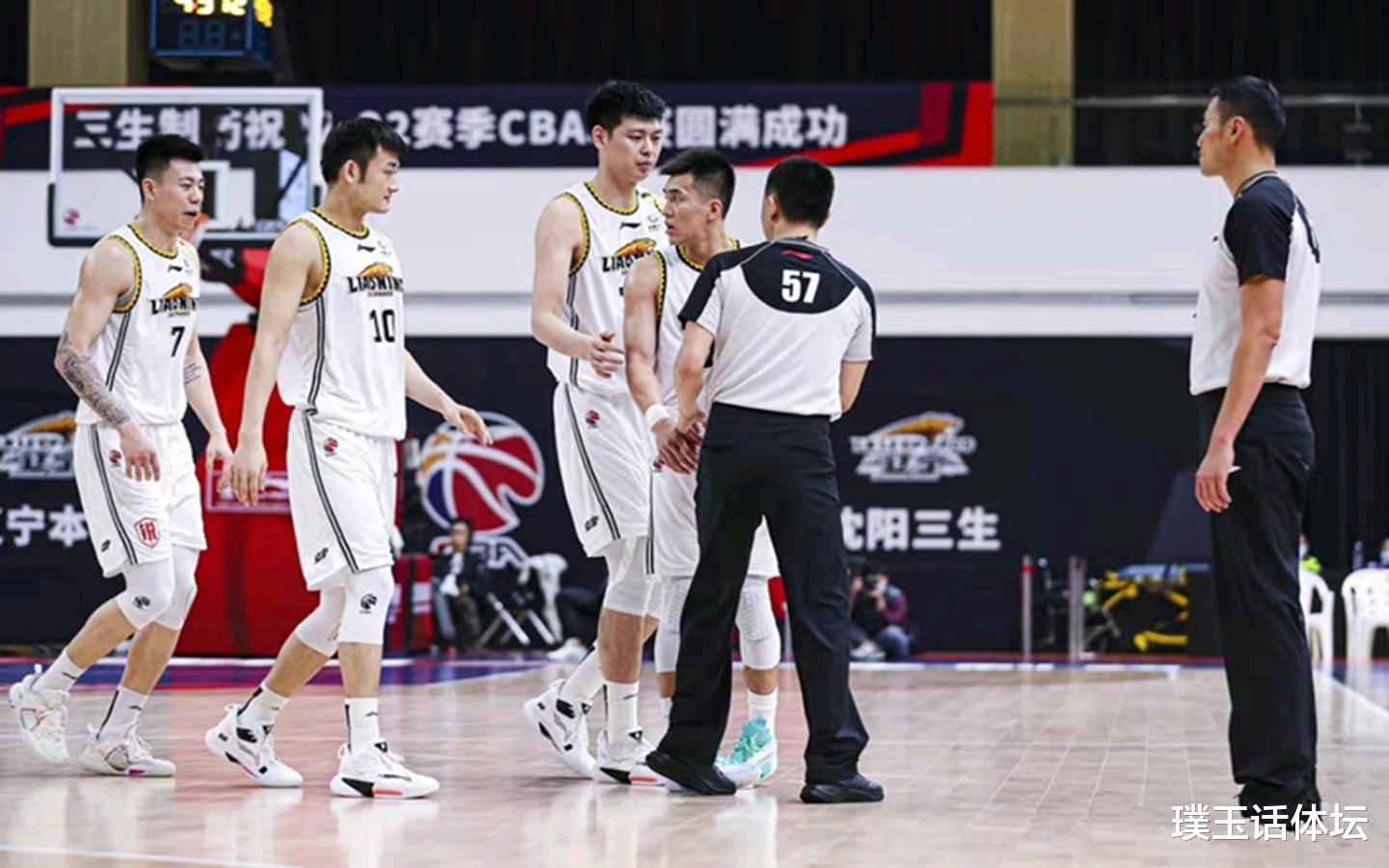 热身赛|辽篮吉林男篮热身赛基本确定，首发球员伤愈回归，外援莫兰德首秀