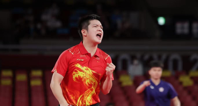 胡小小乖|刘国梁为樊振东鼓掌,中国男乒樊振东强势晋级决赛,马龙就等你了