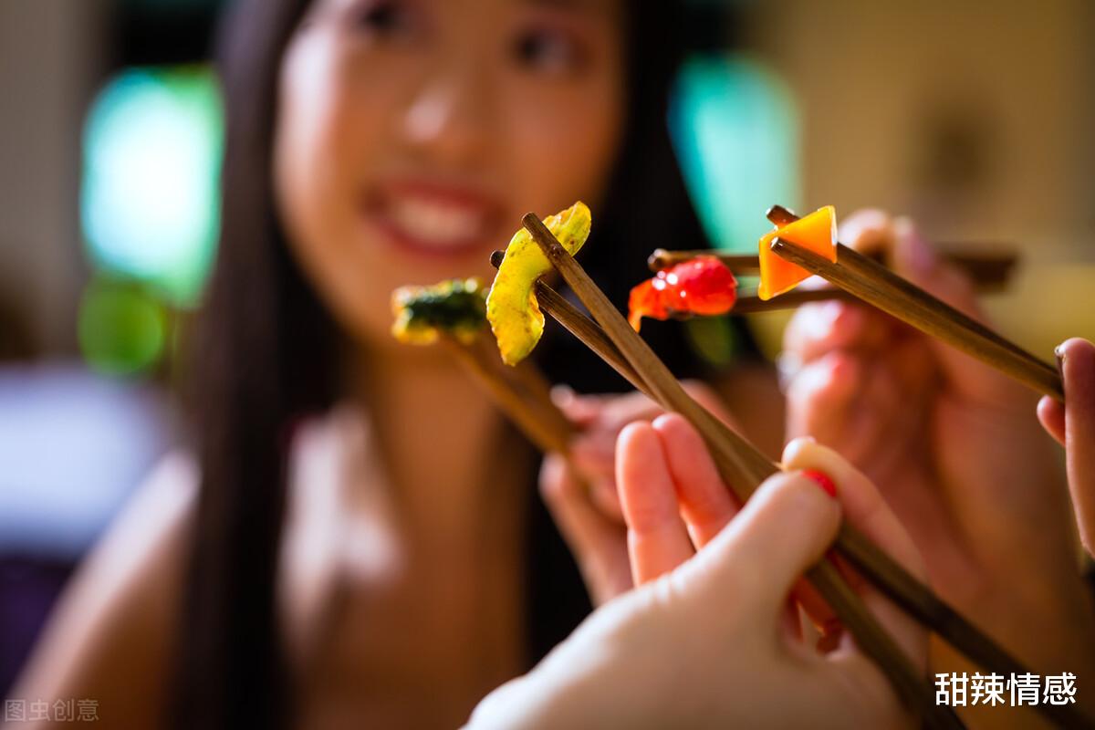 甜辣情感 第一次去男朋友家吃饭，听到男朋友的一句话，女孩果断分手