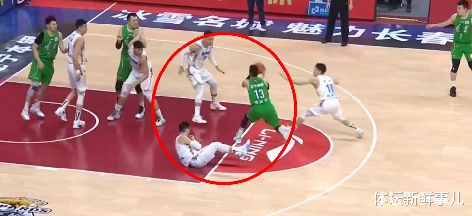 辽宁男篮|CBA变天！辽宁男篮险胜首钢，黑马豪取7连胜杀进前2，广东夺冠更难了