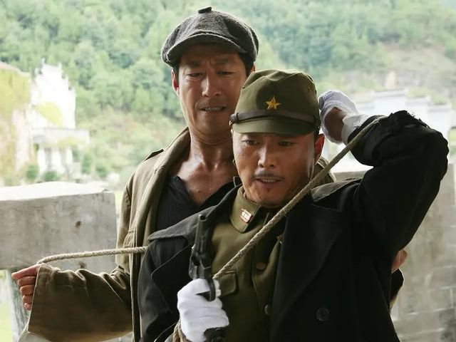 宝贝|抗日神剧不景气，众演员失业，于震却戏约不断，跻身一线演员行列