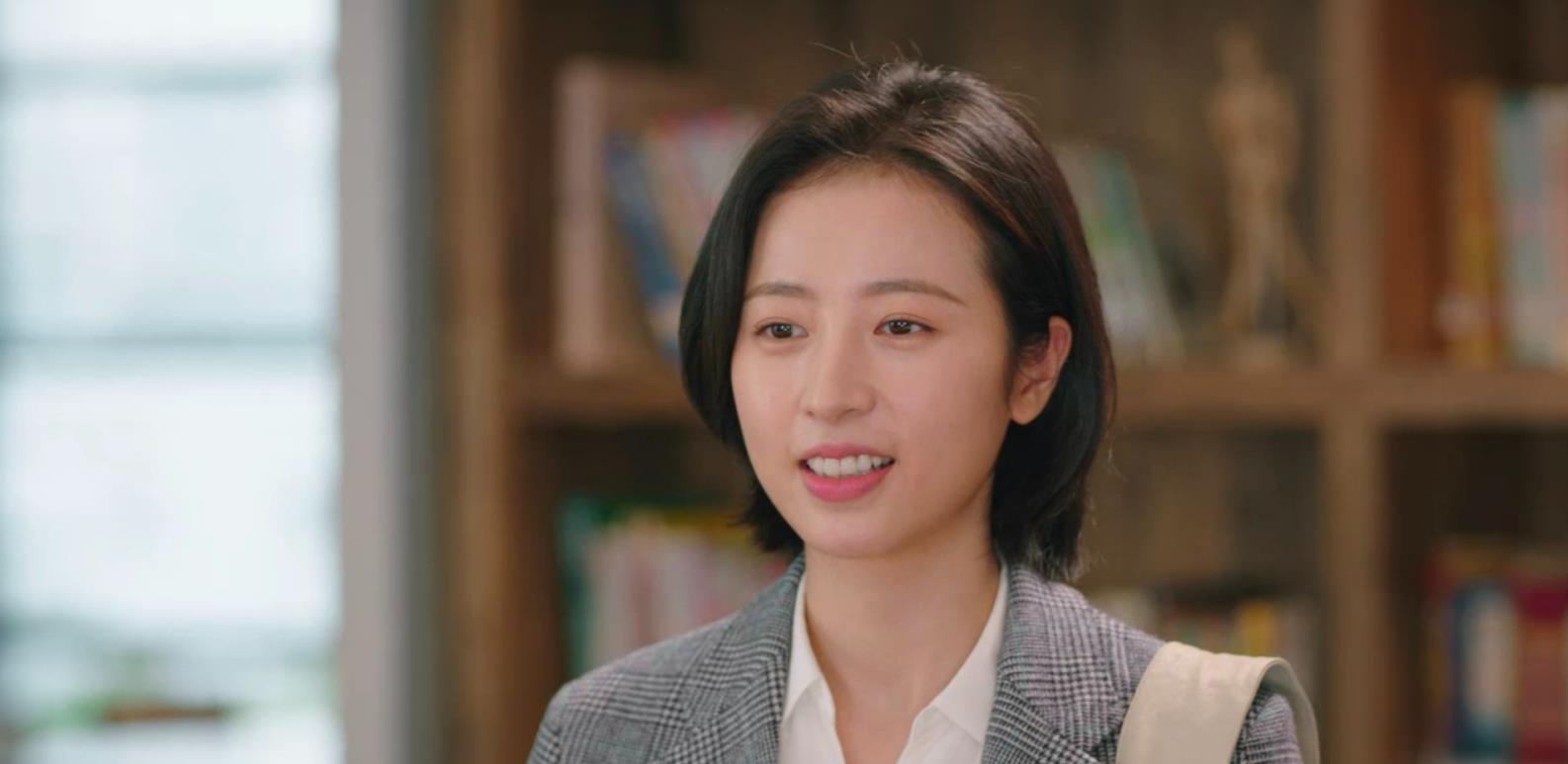 周雨彤|我就没见过这么拧巴的女主，明明该讨厌她，可却生不出一点憎恶感