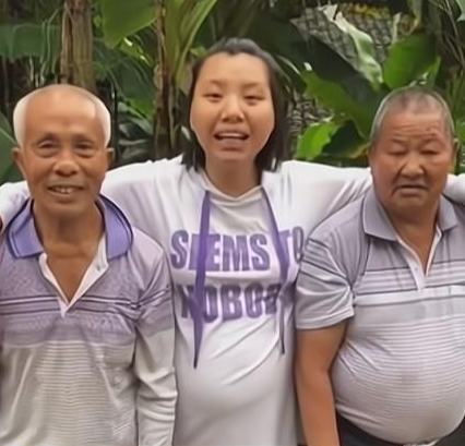 牛爱芳要搬回大别墅？全部家具像破烂，家里只有2件电器