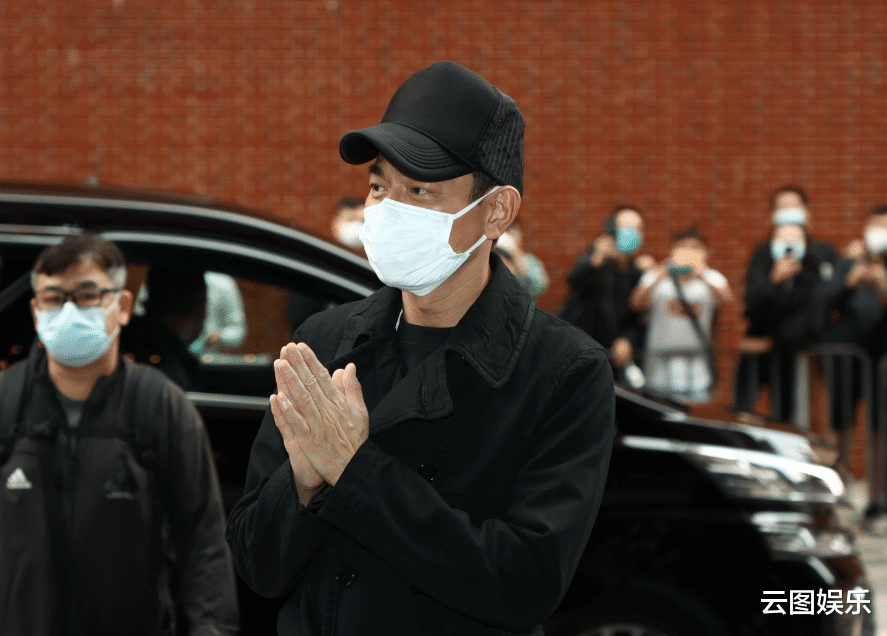 吴孟达|吴孟达丧礼！周星驰姐弟到场，吴君如直言很伤心，没去瞻仰遗容