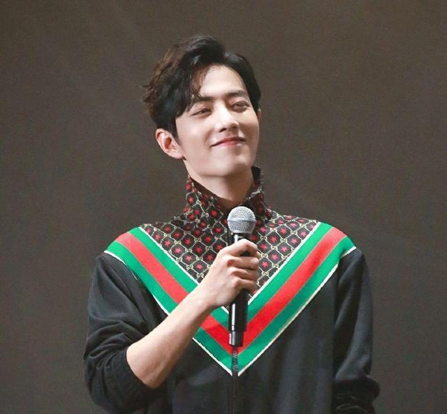 微笑|影视导演否认肖战有沉浸式表演，属于自我陶醉，看着不舒服