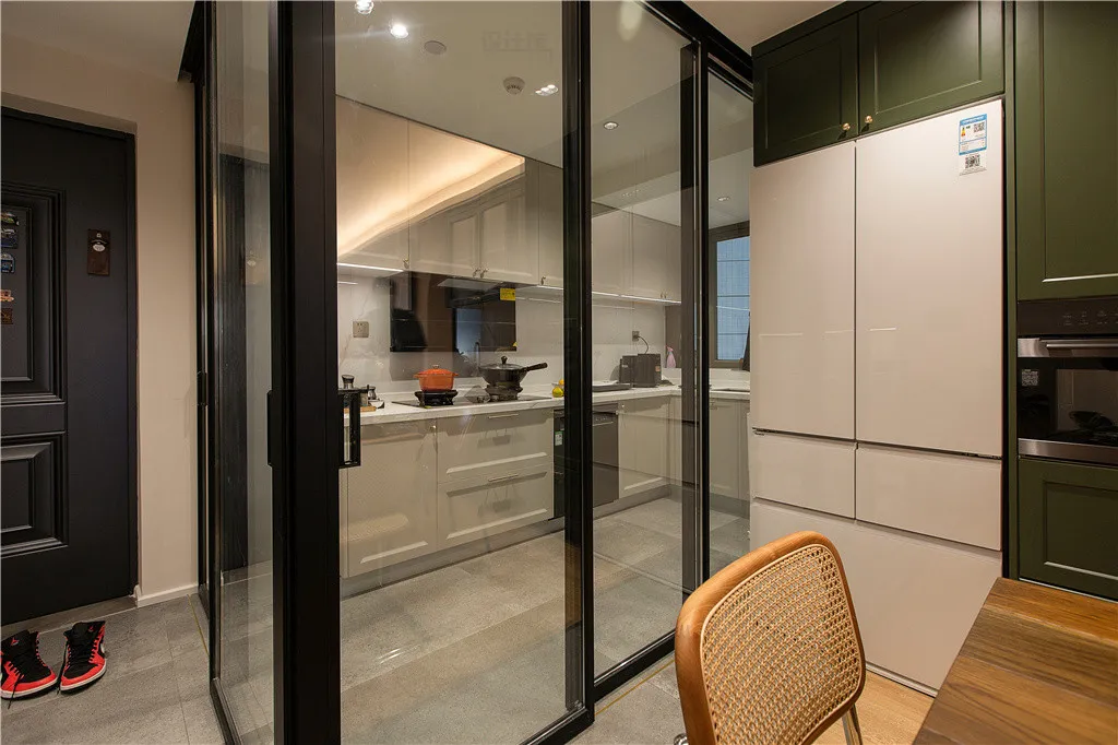 107㎡简约复古,以简洁为主,通过大胆的粉咖色搭配,再加入清新优雅的软装布置,营造出一种独特优雅的氛围效果!