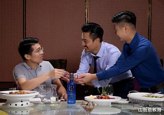 医生|女生眼中理想老公职业排行，公务员不再吃香，榜首让人念念不忘