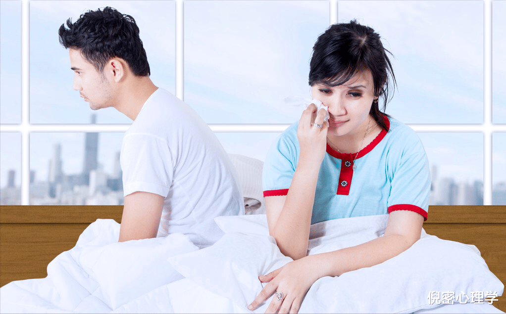 倪密心理学 35岁男人倾诉:出轨后我想回归家庭,可情人却不肯放过我,很后悔