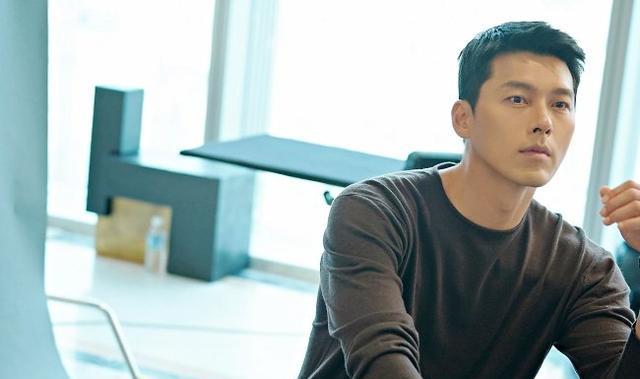 玄彬|玄彬2022年帅照释出！禁欲白西装VS坏坏黑皮衣，人格测验结果公开