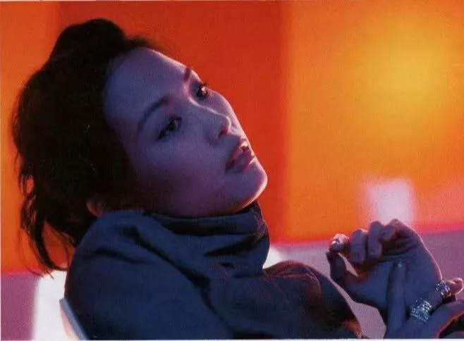 许美静|46岁天后变“疯女人”：当年叫板王菲，如今无家可归，她怎么了？