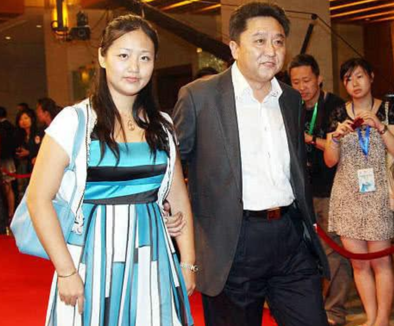 孙越|孙越的老婆罕见曝光，并不是于谦的前妻，长得像戴假发的岳云鹏