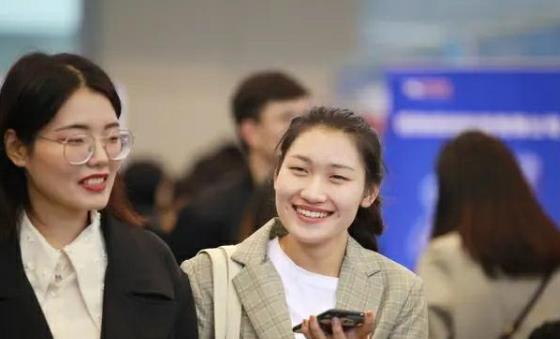 求职|博士毕业学历，应聘竟遭数十次拒绝？只因本科院校为“双非”