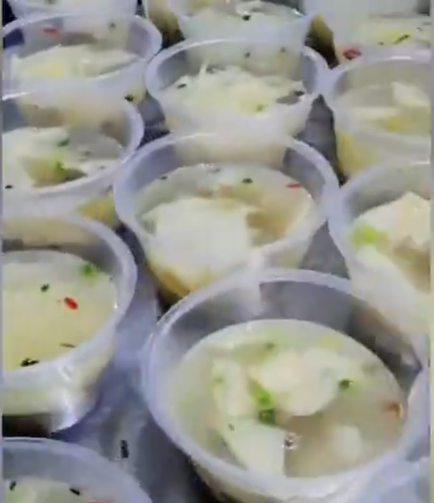 掌上社评 感动!安徽六安一餐馆老板,一次做70多份夜宵送给医护人员