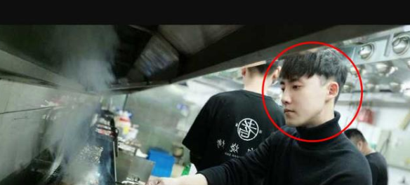 张睿|当红时赵丽颖邓伦给他作配，如今却靠卖烧烤谋生，他经历了什么？