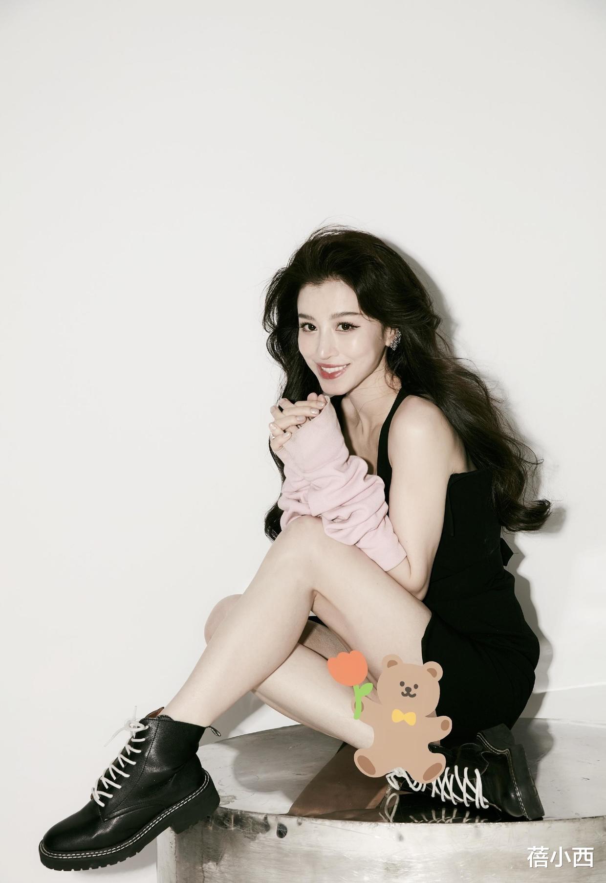 葛天|刘翔前妻葛天越来越美，穿豆沙粉蛋糕裙亮相活动，长卷发优雅洋气