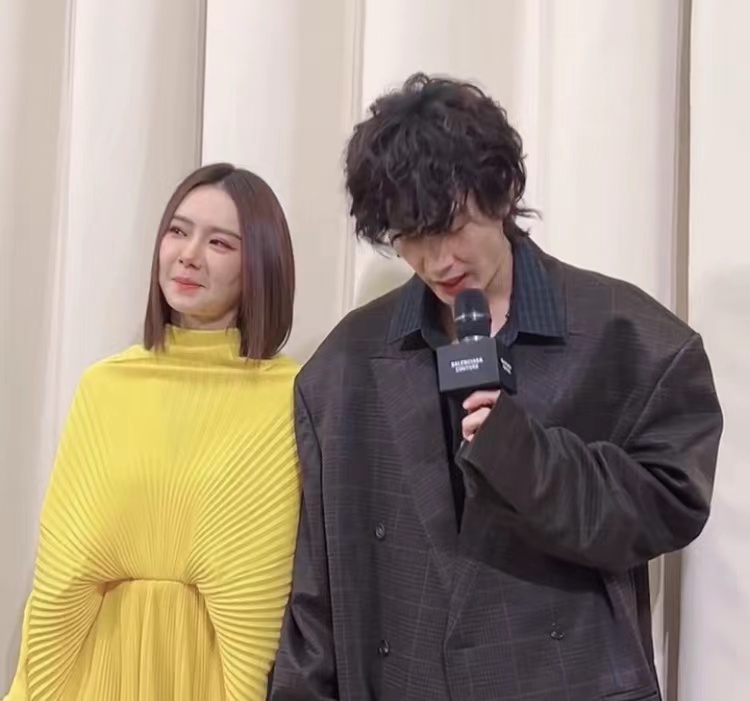 王一博|戚薇夫妇穿黄黑配色造型合体，李承铉造型太夸张自己都忍不住想笑