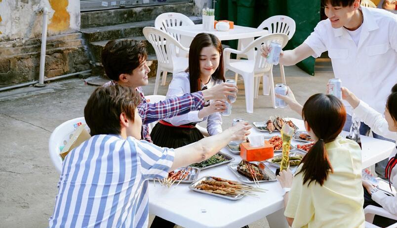 欢欢妈育儿|《上游》小说男女主在一起了吗？剧版和小说有何不同？