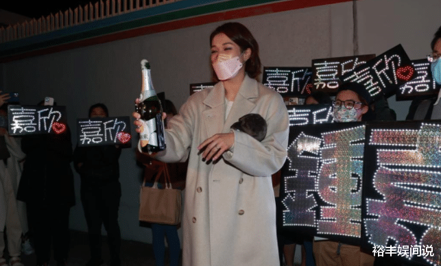 钟嘉欣|钟嘉欣错失TVB“视后”首发声，会欣然接受所有结果，看淡奖项