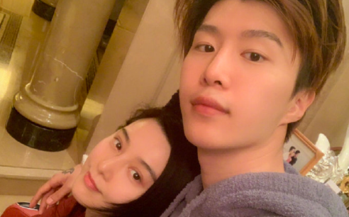 范冰冰|范冰冰姐弟罕合体，默契携手做年夜饭，厨房意外狭小只容得下两人