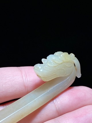 和田玉籽料|明 子冈 和田玉籽料 龙首 发簪