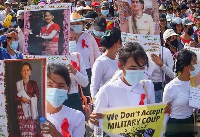 “你們放心示威，安全由我們保護！”緬甸實力強勁的民武發聲-圖9