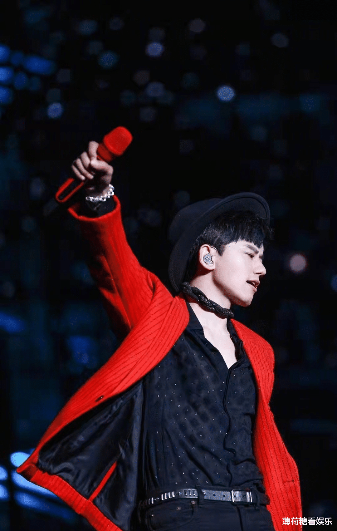 主持人|湖南卫视跨年晚会集体翻车，14位主持人乱成团，多位明星唱歌跑调