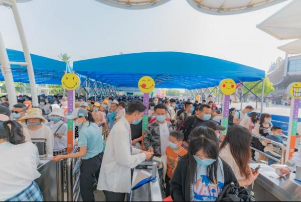 长江日报 防疫到位，东湖安全有序接待八方来客