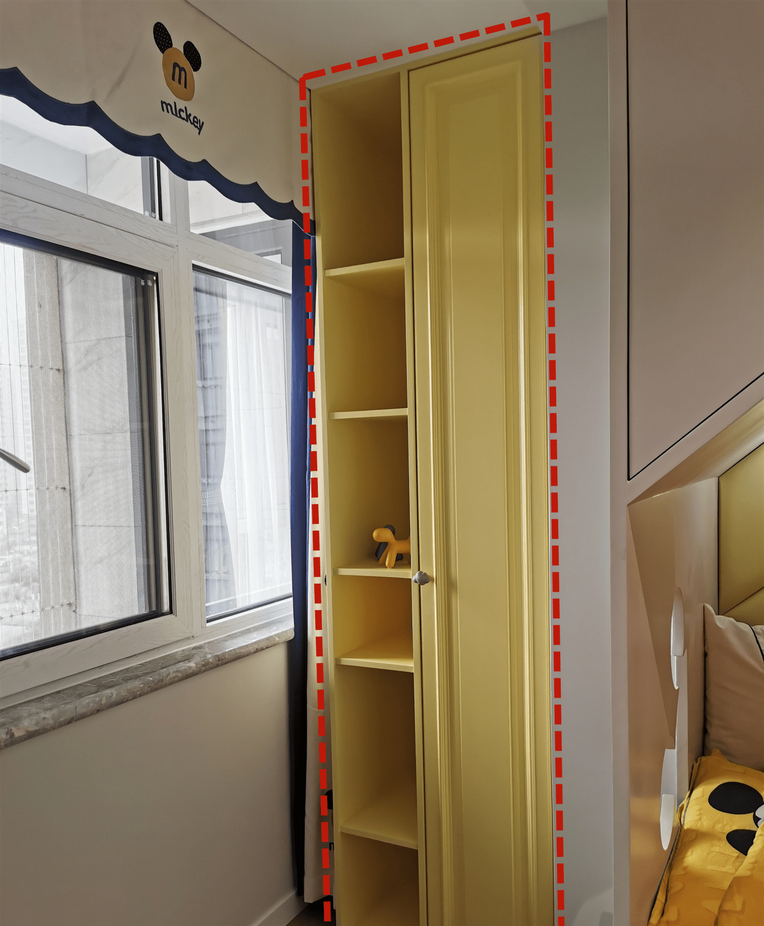 二胎家庭早淘汰上下铺了,13㎡塞2张床打满柜体,瞬间多出10平收纳!