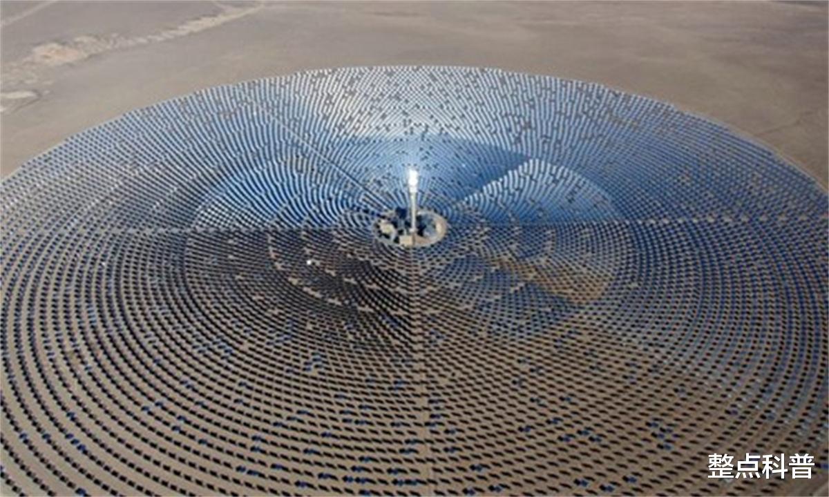新疆维吾尔自治区 “天空之镜”有多牛？年发电近2亿千瓦时，堪称“太阳搬运工”