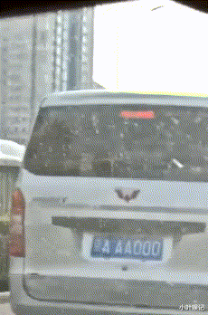 小叶娱记 “医生说消肿才给拔，半夜起来我就给拔了”评论区炸锅了！