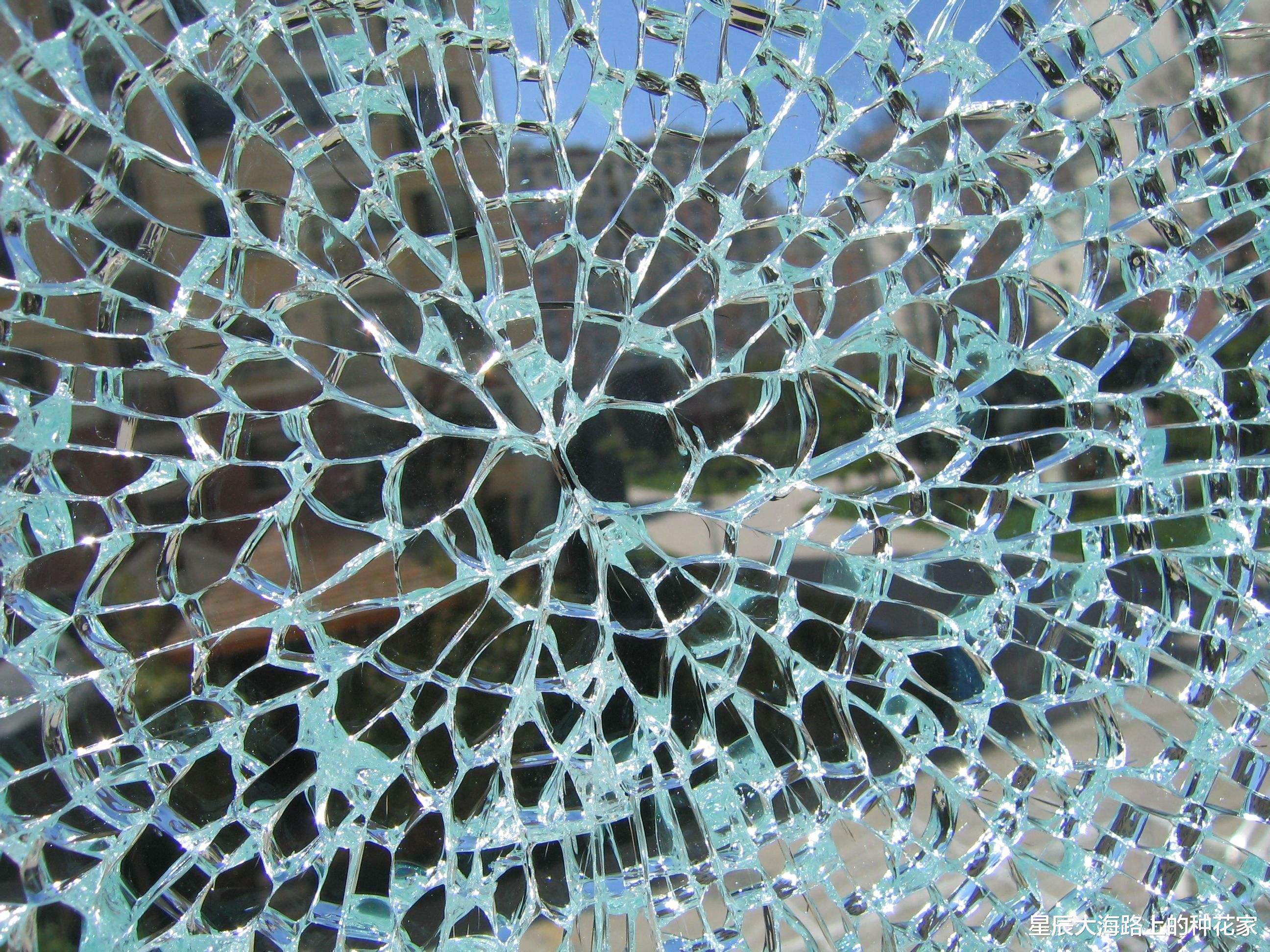 星辰大海路上的种花家 世界上最硬的鲁伯特之泪，扛得住子弹和铁锤，为什么一捏就碎！