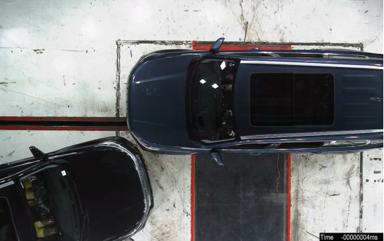 128km/h真车碰撞试验!这款车竟获得满分