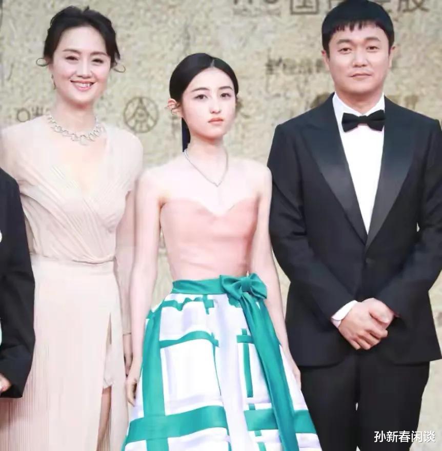 关晓彤|金鸡闭幕生图！倪妮发型害了一张脸，关晓彤很拽，邓超的手不绅士