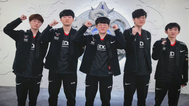 RNG|EDG迎强敌2支全华班诞生，RNG最强阵浮出水面，Uzi复出时间被BLG官宣！