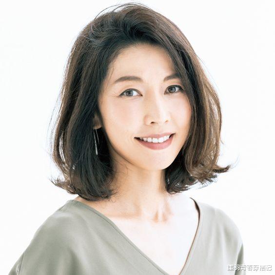 动力 50岁后，建议你放弃黑长直和泡面头，瞧这些短发更洋气显精神