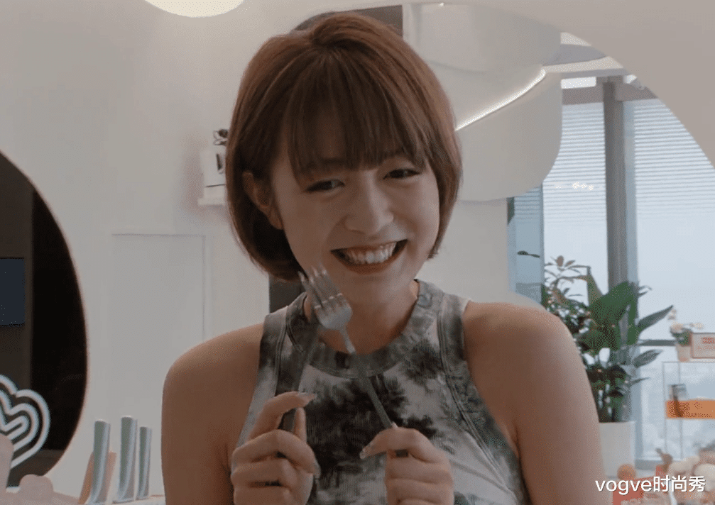 vogve时尚秀|心动的信号4：男2给女3做早餐，杨颖和宋祖儿都被他们甜到了