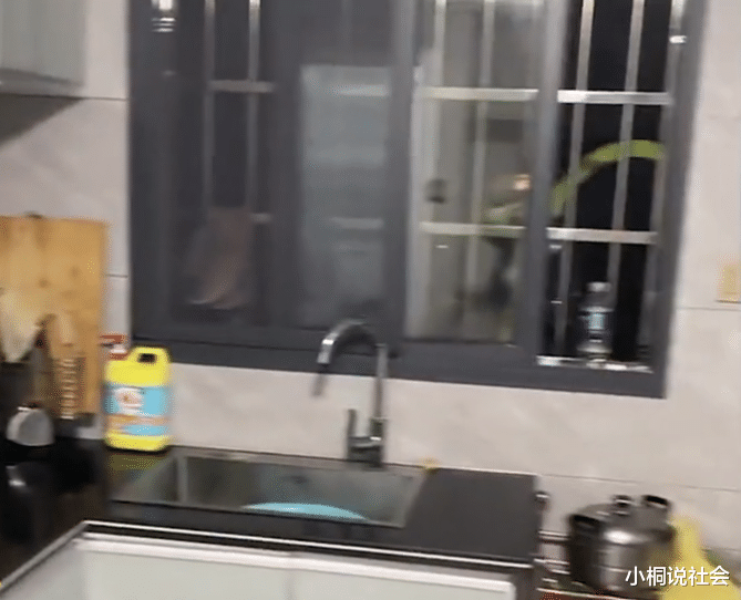 江西一女子将车库装修好给婆婆住,网友看后观点两极分化严重