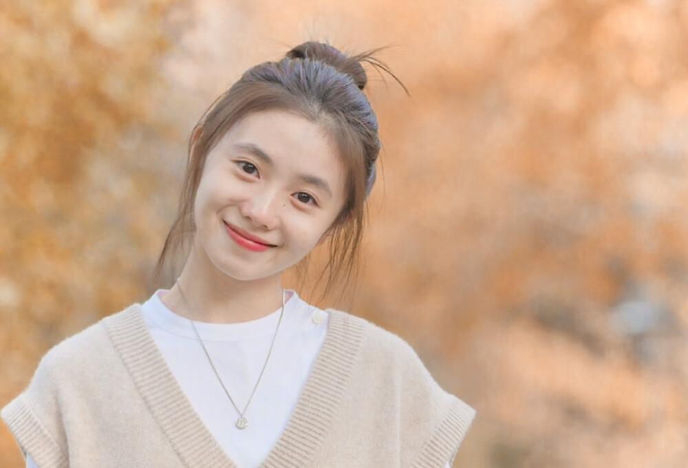 朱亚文|朱亚文上热搜，环抱刘浩存引争议，网友：爱妻人设翻车了