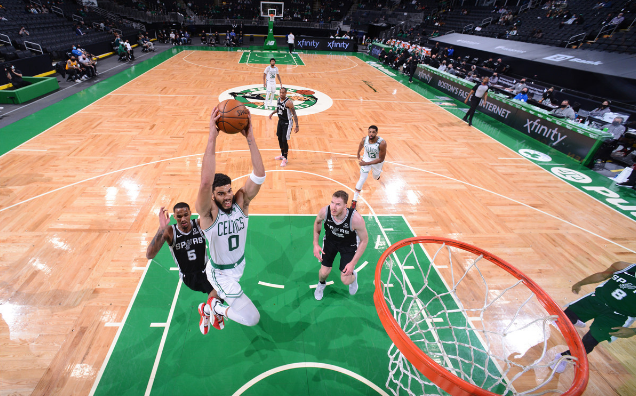 马刺队|狂轰60+8+5，35分大逆转！塔图姆打疯了，马刺输球还有坏消息