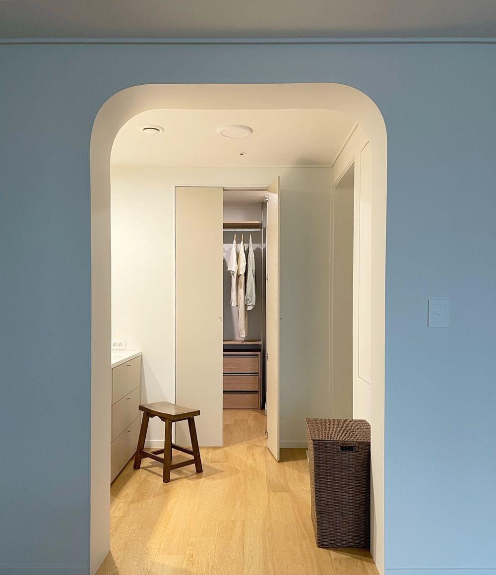 |拒绝一切花里胡哨的设计，韩国这套150㎡房，没几件家具却简约耐看