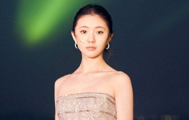 电影|星辰大海官方大合影出炉,张子枫刘浩存双C位,红不红待遇差很大