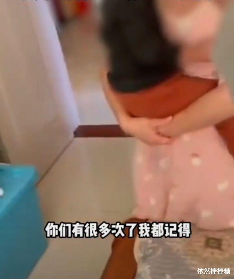 丈夫回家发现邻居躲衣柜，妻子说我叫他修水龙头，邻居说怕他误会