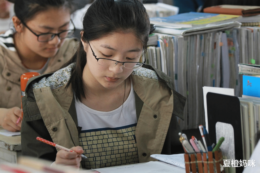 夏橙妈咪|终于对“周中补课”下手了,10月1日后或将被取消,家长喜上眉梢