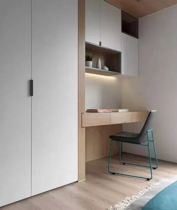 |越来越多人不买成品衣柜了,现在衣柜流行这样装,不吃灰也不占地